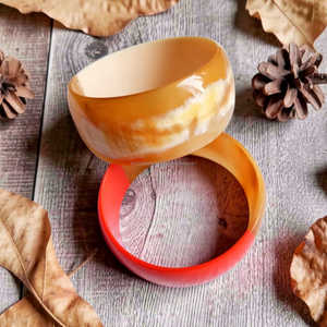 Adorno Artesanal de Cuerno y Resina, Elegante y Natural para Mujer, al Mejor Precio - Product Image 2