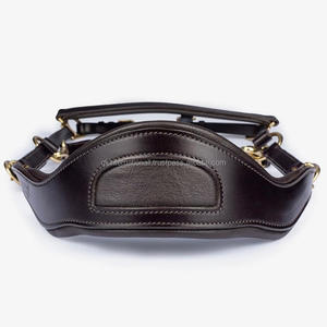 Cabestro de caballo de cuero negro hecho a mano con logotipo en relieve, estilo occidental anatómico duradero para carreras en inglés, caballo Halter personalizado - Product Image 6