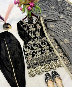 Ensemble haut, dhooti et dupatta en crêpe de soie de créateur, brodé de sequins, noir 85036 - Product Image 4