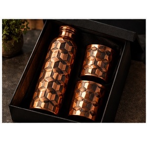 Botella de agua de cobre martillado hecha a mano y juego de 2 tazas con caja de regalo, vajilla portátil moderna - Product Image 6