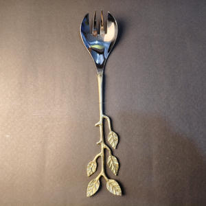 Fourchette à salade de luxe en acier inoxydable, design branche dorée avec feuilles, artisanale, durable et écologique - Product Image 2