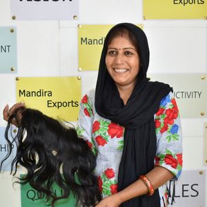 Vendeur naturel d'extensions de cheveux vierges Remy non transformés 13*6 Bodywave frontal avec des cheveux humains à double trame à vague profonde lâche - Product Image 1