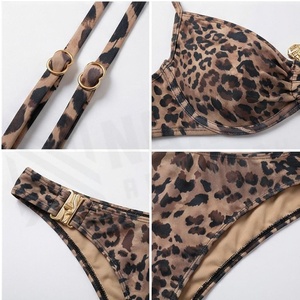 Ensemble bikini 2 pièces pour femme North Approach, imprimé léopard, avec détail bijou torsadé sur le devant et bas de bikini string - Product Image 4