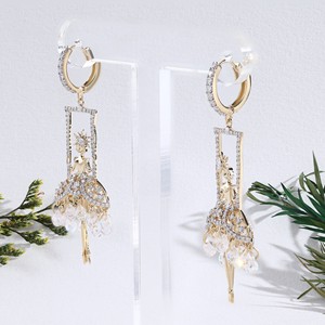 Pendientes Colgantes de Muñeca Bailarina Dorada con Cristales Brillantes, Pendientes de Borla Estilo Araña, Joyería Fina Novedosa y de Diseño Exclusivo - Product Image 4