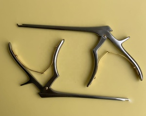 ชุดเครื่องมือผ่าตัด Kerrison Rongeur 2 ชิ้น ผลิตจากเหล็กกล้าไร้สนิมเยอรมัน สำหรับการผ่าตัดกระดูกสันหลัง ไซนัส และ FESS ใช้ซ้ำได้ ฆ่าเชื้อได้ด้วยหม้อนึ่งความร้อน - Product Image 1
