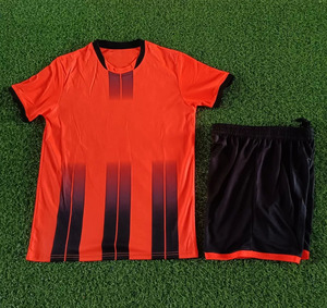 ชุดฟุตบอลสั่งทำพิเศษสำหรับผู้ชายและผู้หญิง ชุดยูนิฟอร์มฟุตบอลระบายอากาศได้ดี ดีไซน์ล่าสุด พร้อมบริการ OEM - Product Image 1