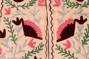 Gilet sans manches pour femme le plus vendu, veste en velours brodée à la main style Suzani, gilet court à l'aspect vintage - Product Image 5