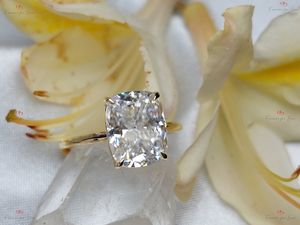 Anillo de compromiso de moissanita con corte cojín, anillo de compromiso con halo oculto, solitario de corte cojín, anillo de oro macizo con corte cojín, anillo de propuesta. - Product Image 3