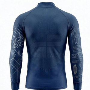 Maillot de compression confortable pour joueurs de football, fabriqué avec un tissu respirant pour l'entraînement en salle, la course à pied et les matchs. - Product Image 2