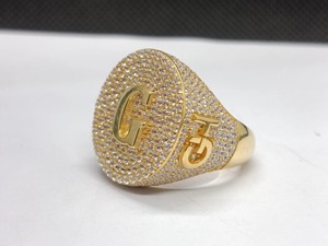Anillo de Diamantes de Corte Redondo con Claridad VVS, Anillo Hip Hop Personalizado con Iniciales, 2.50Ct, Circonia Cúbica de Corte Redondo, Plata de Ley 925 - Product Image 2