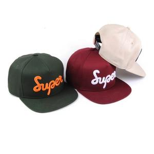 Gorra de Béisbol Personalizada de Alta Calidad, Fabricada en Vietnam, Estilo Snapback de 5 Paneles, Algodón, Bordado 3D, ODM OEM para Hombre, Colores Rojo y Crema - Product Image 4