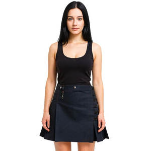 Jupe kilt utilitaire en jean noir pour femme - Kilt écossais moderne plissé en jean - Product Image 1