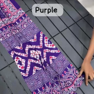 Sari tejido con efecto espejo y estampado Ajarkh, de tela de seda crepé suave, ecológico, de secado rápido, con hermosa blusa estampada con borlas para mujer. - Product Image 2