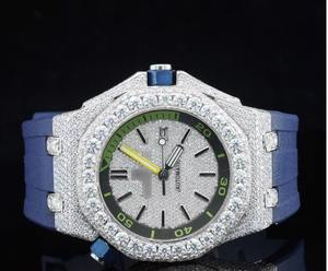 Reloj de pulsera de cuarzo de alta calidad con cristal mineral reforzado para uso diario. Disponible para la venta. - Product Image 1