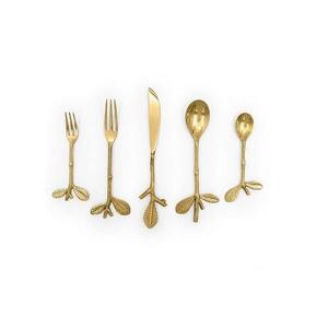 Ensemble de couverts en métal au design classique avec finition polie pour une présentation traditionnelle et moderne de la table à manger - Product Image 5