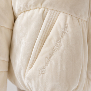 Chaqueta Acolchada de Forro Polar Crema con Cuello Alto y Cierre de Botones, Abrigo Corto de Invierno Casual Unisex, Relleno Grueso de Poliéster, Color Sólido - Product Image 6