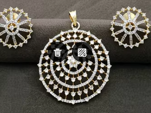 Elegante y Moderno Juego de Collares con Colgante de Diseño en Acabado Dorado y Blanco con Aretes con Piedras AD para Bodas y Fiestas - Product Image 2