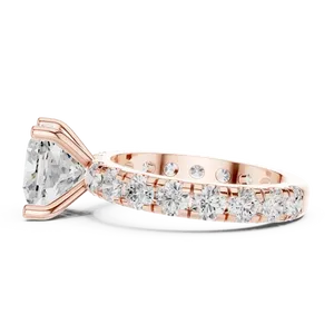 Bague de fiançailles en or massif 18 carats avec diamant de laboratoire taille coussin, certifiée IGI, VVS E-F, et large alliance éternité avec accents de bijoux - Product Image 4