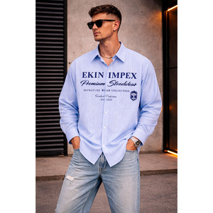 Camisa de Franela Dorada Personalizada Estilo Urbano Azul y Blanca con Botones para Hombre, Patrón de Letras, Corte Holgado, Manga Larga, Antiarrugas - Product Image 3