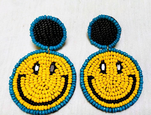 Pendientes de Cuentas de Vidrio Bordadas, Chapados en Oro, para Bodas, Fiestas, Compromisos o Regalos, por MD HANDICRAFTS - Product Image 3