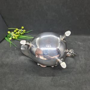 Elegante Salsera de Metal Plateado con Diseño Clásico - Product Image 6