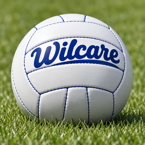 Ballon de sport Wilcare blanc et vert avec logo, durable, 420g, haute rétention d'air, idéal pour la vente en gros de matériel sportif. - Product Image 3