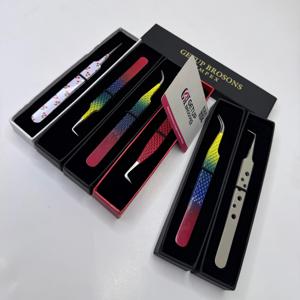 Pince à épiler professionnelle pour extensions de cils, en acier inoxydable, à pointe argentée, courbée, multi-couleurs, avec revêtement en poudre, pour volume et pose à 90 degrés - Product Image 2