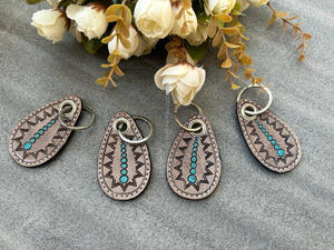 Porte-clés personnalisé en cuir de vachette véritable 2025 personnalisé de haute qualité usiné à la main porte-clés de voiture porte-clés - Product Image 3