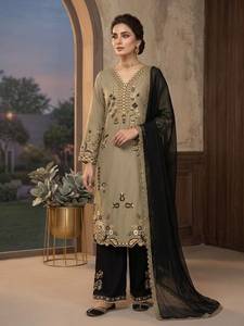Ensemble prêt-à-porter brodé de créateur, comprenant un haut romain, un pantalon palazzo et un dupatta, entièrement cousu. - Product Image 1