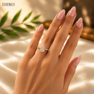 Bague de fiançailles romantique en moissanite avec diamant taille goutte d'eau, en or jaune 18 carats vermeil, sertie à griffes - Product Image 5