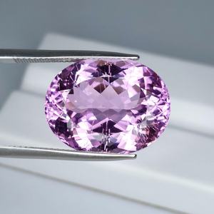 Piedra preciosa suelta de kunzita natural de forma ovalada, cristal rosa lila para la fabricación de joyas, anillos y colgantes. - Product Image 1