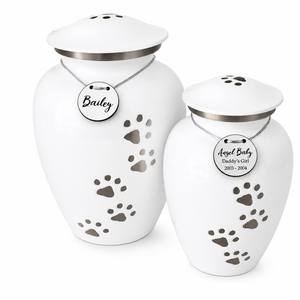 Urne funéraire artisanale blanche pour cendres d'animaux de compagnie (chien, chat) - Souvenir commémoratif en métal avec empreintes de pattes, étiquette personnalisée - Product Image 1