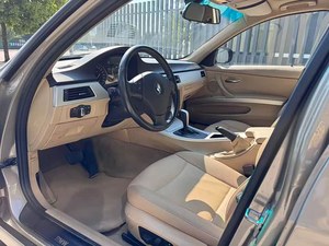 Voiture d'<span class=keywords><strong>occasion</strong></span> BMW <span class=keywords><strong>Série</strong></span> <span class=keywords><strong>3</strong></span> 2012 318i Modèle phare Modèle tendance - Product Image 3