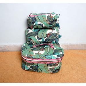 ชุดกระเป๋าเครื่องสำอางผ้าฝ้ายอินเดียลายใบไม้แบบเย็บติดกัน 3 ใบ กระเป๋าใส่ของใช้ในห้องน้ำ กระเป๋าเครื่องสำอาง กระเป๋าเดินทางใส่เครื่องสำอาง - Product Image 2