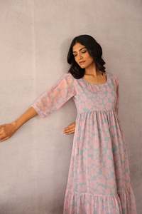Robe midi en mousseline à imprimé floral, col en V, manches volantées, coupe trapèze ample, style bohème décontracté pour femme, pièce élégante pour l'été - Product Image 4