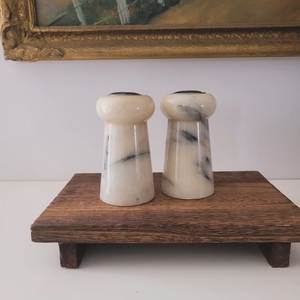 Ensemble de salière et poivrière en marbre, ensemble d'assaisonnements en marbre, vaisselle de luxe en marbre, shaker en pierre artisanal, décoration de cuisine moderne - Product Image 4
