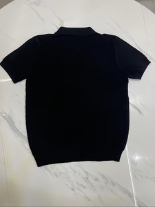 เสื้อโปโลผู้ชายสีดำ แขนสั้น ผ้าถักริบ ซิปหน้า สไตล์ลำลอง สีพื้น ระบายอากาศได้ดี เหมาะสำหรับฤดูร้อน - Product Image 2