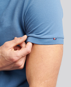 Polo en coton tricoté bleu clair à manches courtes pour homme, couleur unie, respirant, design décontracté, coupe classique, prix abordable, faible MOQ - Product Image 4