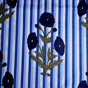 Hermoso Conjunto de Pijama de Algodón Estampado a Mano para Mujer, Ropa de Dormir con Estampado Floral - Product Image 4