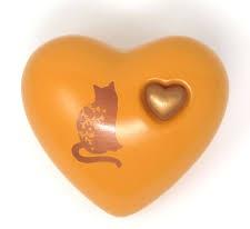 โถใส่เถ้ากระดูกรูปหัวใจสีเขียวอ่อนพิมพ์ลายรุ้ง พร้อมจี้รูปหัวใจขนาดเล็กสำหรับใส่เถ้ากระดูกในพิธีศพ ทำจากโลหะทองเหลือง/อะลูมิเนียม - Product Image 5