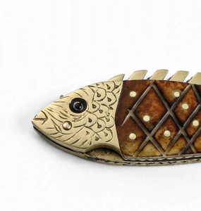 Couteau pliant à manche marron motif diamant avec poignées dorées gravées, lame à motifs et étui noir pour équipement de camping - Product Image 6