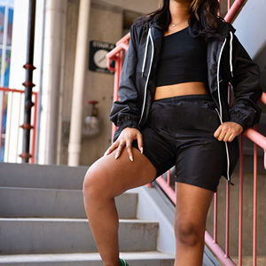 Ensemble court coupe-vent décontracté noir pour l'hiver, avec sweat à capuche, short et t-shirt, 2025 OEM - Product Image 2