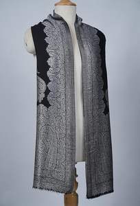 ผ้าคลุมไหล่แคชเมียร์เนื้อละเอียด ระบายอากาศได้ดี สีน้ำตาลอมเทา ลายเพสลีย์ สำหรับผู้หญิง ให้ลุคหรูหรา เงางาม - Product Image 4