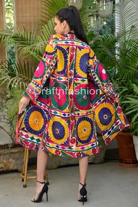 Chaqueta Larga Boho Gypsy Única en su Tipo - Talla Grande, Transpirable, con Bordado y Perlas, Estilo Tribal Vintage, Abrigo de Invierno con Parches - Product Image 5