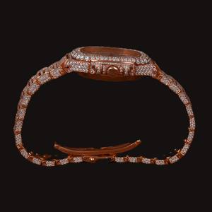 นาฬิกาข้อมือผู้ชายทรงสี่เหลี่ยมยอดนิยม ประดับเพชรโมอิสซาไนต์เต็มหน้าปัด สไตล์ฮิปฮอป งานแฮนด์เมด ราคาไม่แพง - Product Image 5