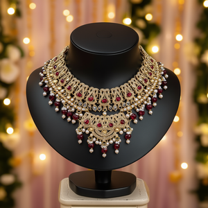 Collier ras-de-cou en or 18 carats plaqué or avec diamants, perles et breloques - pour les occasions de fête - Product Image 3
