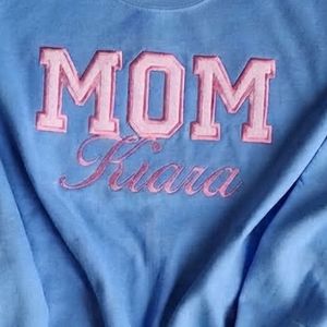 เสื้อสเวตเชิ้ตคอกลมลายกราฟิก MOM สีฟ้าสำหรับผู้หญิง ปักตัวอักษรสีชมพู แขนยาว สวมใส่สบาย ผ้าฟลีซนุ่ม ขายส่ง - Product Image 6