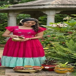 Nueva tendencia de elegancia en vestimenta: Colección de vestidos midi Mul-Chanderi con trabajo Maggam, fabricante de la India, moda femenina. - Product Image 1