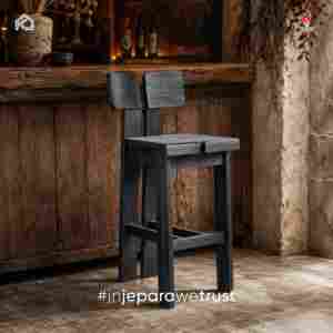 Silla de Bar Giratoria Resistente de Madera Maciza Color Carbón Negro, Marca KLOPS, Estilo Contemporáneo, Hecha a Mano en Jepara, de Lujo, para Hogar o Comercio - Product Image 1