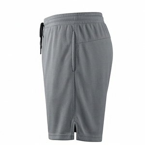 Algunos estilos incluyen mezclas de poliéster y elastano para mayor elasticidad y un forro interior para mayor comodidad y cobertura. Trajes de baño para hombre. - Product Image 2